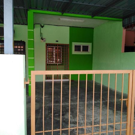 Pelangi Homestay Bota Εξωτερικό φωτογραφία